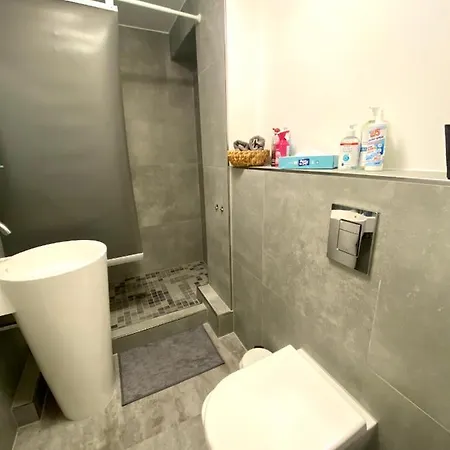 Apartment Im Gruenen Von *